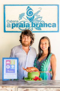 Andrea Dal Molin e Eliane com o prêmio